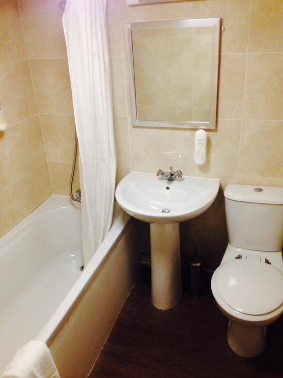 The Three Tuns Hotel Wetherspoon Thirsk Zimmer foto